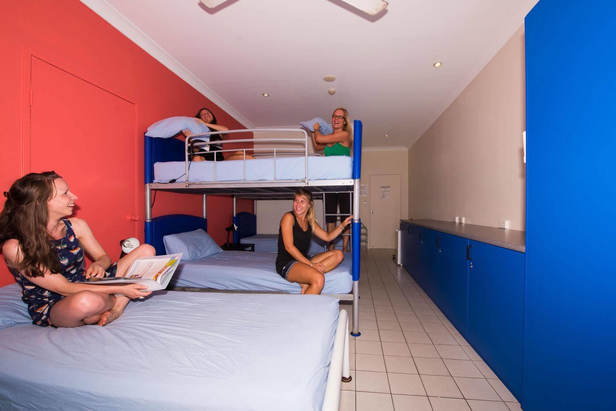 פורט דוגלאס Coral Beach Lodge מראה חיצוני תמונה