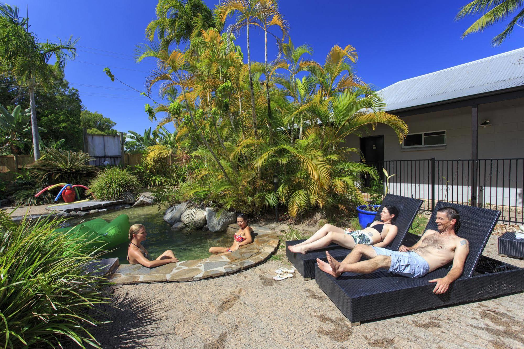 פורט דוגלאס Coral Beach Lodge מראה חיצוני תמונה